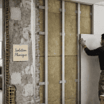 Isoler phoniquement un mur mitoyen avec laine de roche et plaque de plâtre