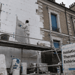 Ravalement ITE immeuble en chantier façade isolée