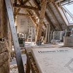 Comment aménager des combles : mesurer hauteur 1,80 m et charpente