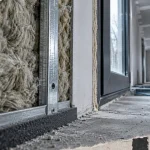 Isolation thermique et phonique : panneau laine minérale et bande résiliente contre le bruit